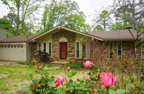 River Mountain House | Mins to River Mountain Park Dining & Shopping