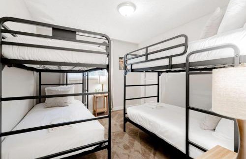 Columbia House | Mins to USC Hospital Zoo Columbia Duet-Unit B