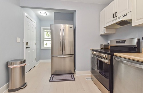 Peoria Heights House | Mint: 4BR, 2BA