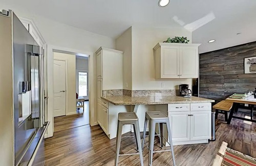 Monte Rio House | Mint To Be - Modern Farmhouse-Style, Dog Friendly