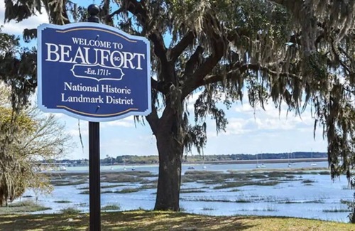 Beaufort Cottage | MINUTES AWAY FROM PARRIS ISLAND