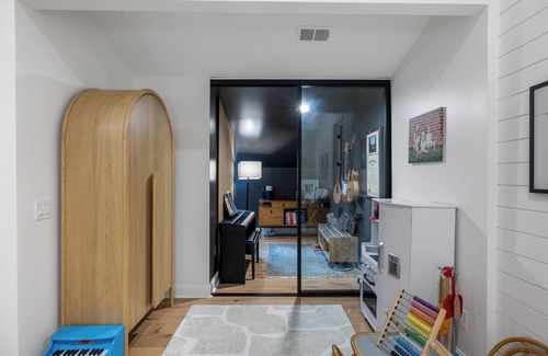 Old Village House | Minutes from downtown & the beach, enjoy a family-friendly Mount Pleasant home