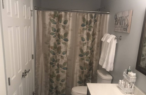 Flintstone House | Minutes from Downtown,Rock City,Ruby Falls,Incline & Chickamauga Battlefield