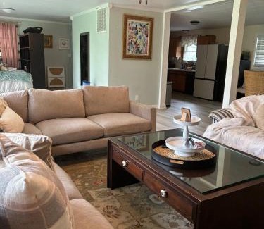 Middlesboro House | Minutes from LMU, ARH, and Cumberland Gap National Historic Park, Laurel Cove Music Festival, and Pine Mountain State Resort Park