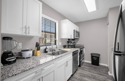 University House | Minutes from Moffit and Busch Gardens