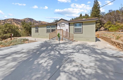 Three Rivers House | Minutes from Sequoia Entrance