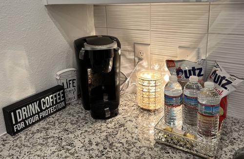 University Place Apartment | Minutes from the Speedway, Free Parking, Free Wifi!