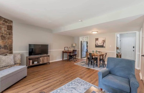 Huntsville House | Minutes to Arsenal & Downtown- Rocket City Retreat