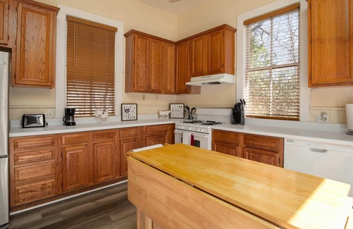 Glen Iris House | Minutes to Downtown - Brilliant in Birmingham