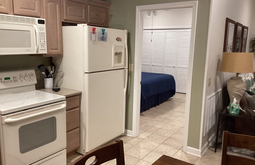 Grenada Apartment | Minutes to Grenada Lake, Restaurants, and Golf Courses.