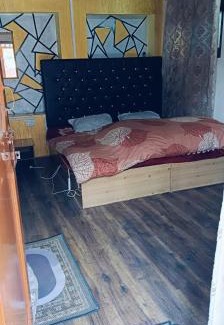 Laripora House | Mir guest house