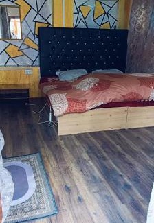 Laripora House | Mir guest house