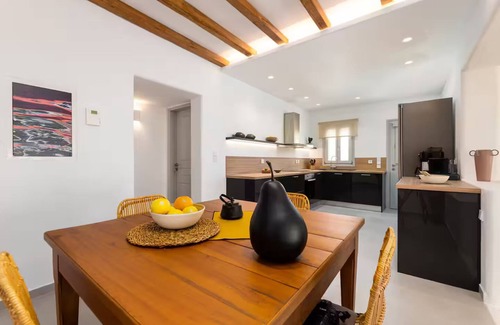 Krotiri Villa | Mirabilia | Unique view meets true elegance