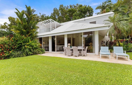 Port Douglas Villa | Mirage Resort Villa 434 with access to Sheraton Facilities