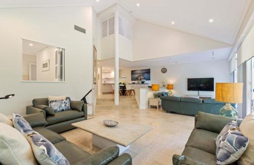 Port Douglas Villa | Mirage Resort Villa 456 with access to Sheraton Facilities