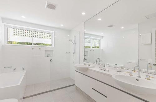 Port Douglas Villa | Mirage Resort Villa 456 with access to Sheraton Facilities