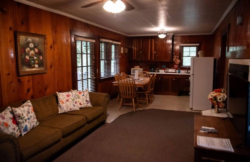 Myers Flat Cottage | Miranda Gardens Resort