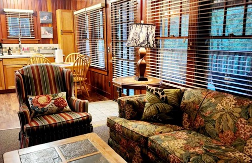 Myers Flat Cottage | Miranda Gardens Resort