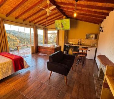 Corrego do Bom Jesus Ski Chalet | Mirante do Sol 2 - café da manhã, hidro e lareira