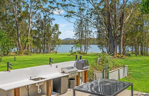 West Haven House | Mirror Bay Apartment