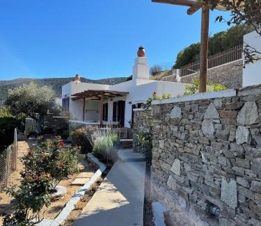 Platis Gialos Apartment | Mirsini Apartments in Sifnos