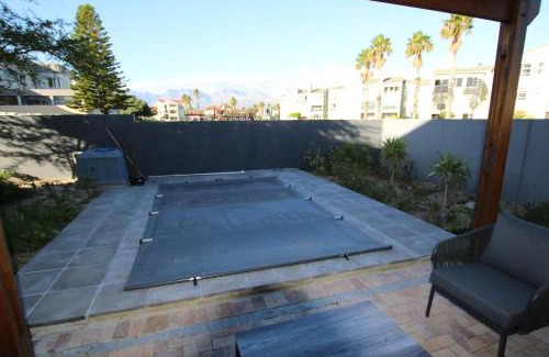 Elgin Villa | Misty Mountain