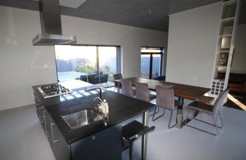 Elgin Villa | Misty Mountain