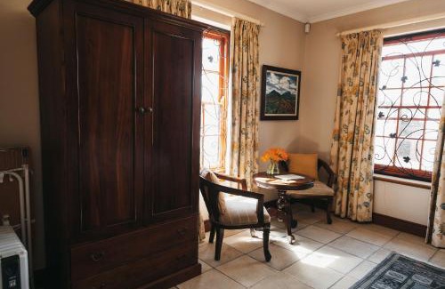 Koelenhof Apartment | Mitre's Edge Pool House