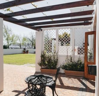 Koelenhof Apartment | Mitre's Edge Vineyard Studio