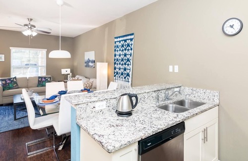 West Kissimmee House | Moana's Hut Miles From World's Best Theme Parks!