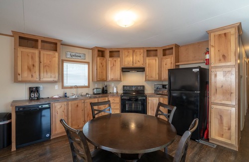 Royal House | Mobile Home E-3 at Safe Harbor Brady Mountain on Lake Ouachita!