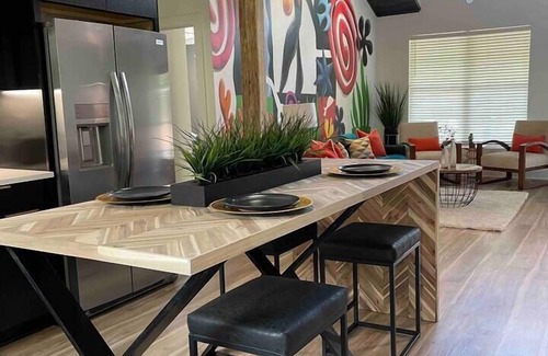 Cramerton House | Mod/2BR fire pit+corn hole+bikes+kayaks+private golf+gym+pass. Close to CLT