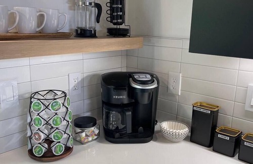 Cramerton House | Mod/2BR fire pit+corn hole+bikes+kayaks+private golf+gym+pass. Close to CLT