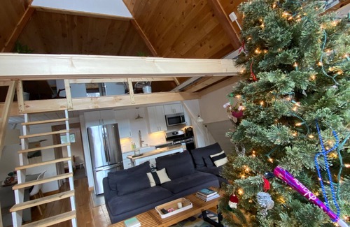 Wardsboro Cabin | Mod A Frame Cabin in the Woods with Hot Tub -close to Mt. Snow & Stratton!