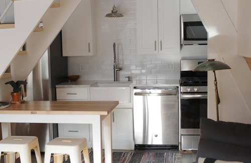 Wardsboro Cabin | Mod A Frame Cabin in the Woods with Hot Tub -close to Mt. Snow & Stratton!