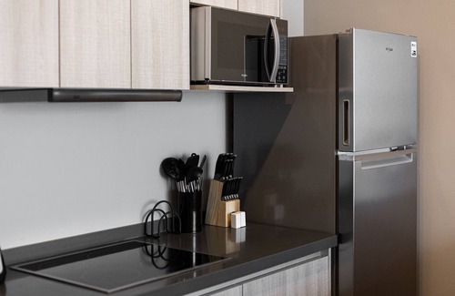 Monterrey Apartment | Mod, lux in Jardín Secreto 810, 5 min to Udem