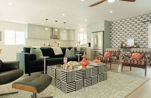 Uptown Design District Apartment | Mod Retreat in Vibrant Palm Springs