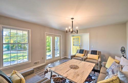 Oakwood House | Mod Stable House on 10 Acres, Walk to Lake!