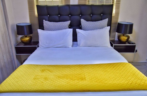 Burgersfort Cabin | Moden styled rooms for a refreshing evening.