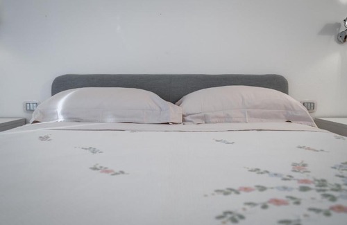 Buon Pastore-Sant'Agnese-San Damaso Apartment | Modena City Lux near Policlinico