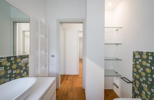 Buon Pastore-Sant'Agnese-San Damaso Apartment | Modena City Lux near Policlinico