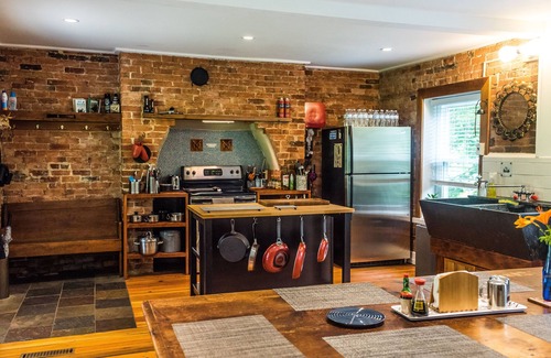 Luray Other | Modern 1850s Luray Farmhouse, Near Shenandoah National Park, Lake Arrowhead