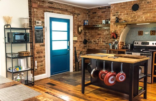 Luray Other | Modern 1850s Luray Farmhouse, Near Shenandoah National Park, Lake Arrowhead