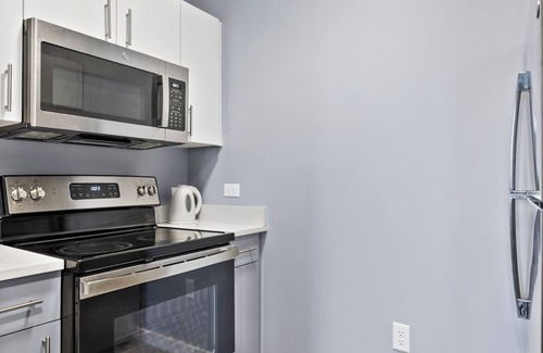 Everett Apartment | Modern 1BR Near Encore 6237