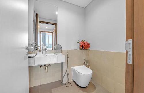 Bur Dubai Apartment | Modern 1BR w Sky Amenities