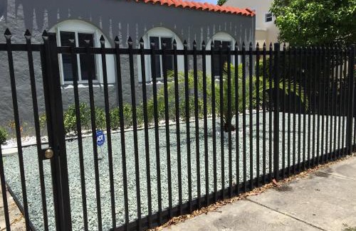 Buena Vista Apartment | Modern 2/1 Apt near Midtown and Beaches