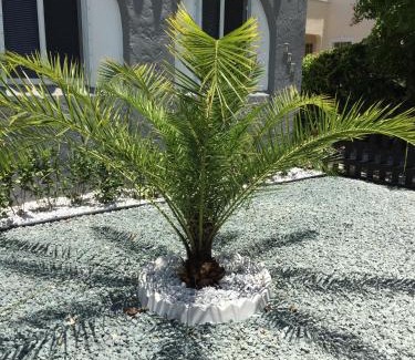 Buena Vista Apartment | Modern 2/1 Apt near Midtown and Beaches