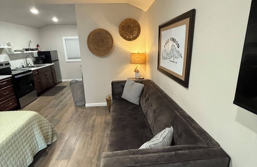 Plainview Cabin | Modern 2 bed cabin 2 miles from Lake Nimrod and within 30 mins of 4 state parks