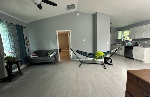 Belleview Heights House | Modern 2-bedroom house with WiFi and AC in lovely Summerfield