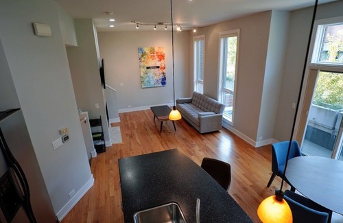 Southeast Omaha House | Modern 2 bedroom Townhouse, steps to the Old Market. Ideal Location